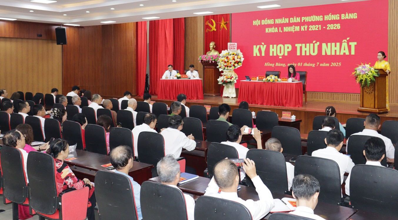 Ky hop thu nhat HDND phuong Hong Bang. Ảnh: Cong TTDT Hai Phong
