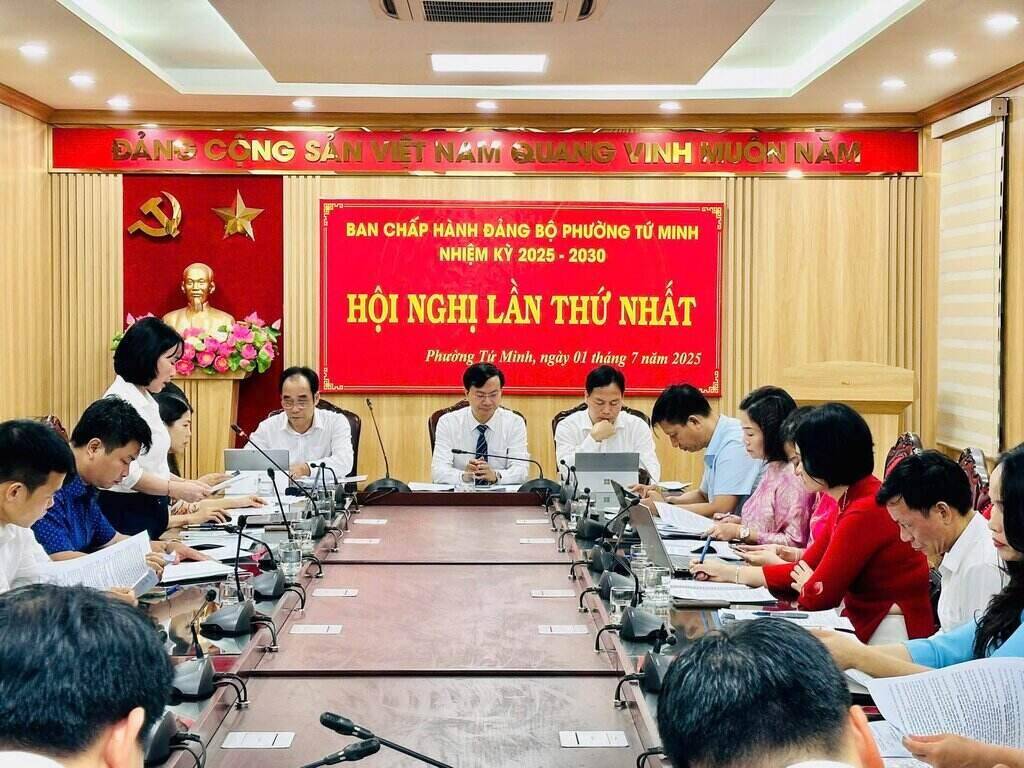 Tu Minh 구(하이퐁)는 조직을 긴급히 강화하고 임기 초 임무를 시행합니다. 사진: Tu Minh 구