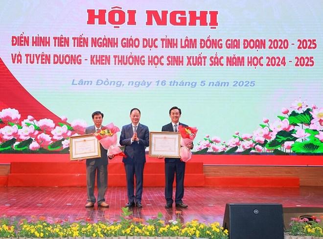 Quy định tặng Huân chương Lao động hạng Ba cho cá nhân có quá trình cống hiến lâu dài