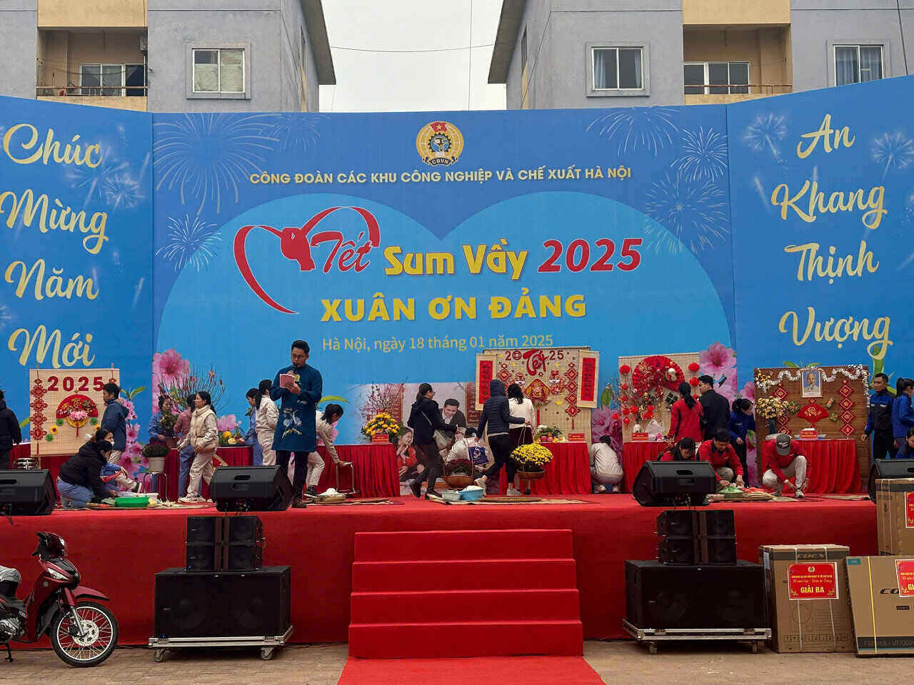 Tet Sum Vay. in 2025 organized by the Trade Union of Industrial and Export Processing Zones. This is one of 40 trade unions directly above the grassroots level and the title of trade union cadre has terminated operations. Photo: Kieu Vu