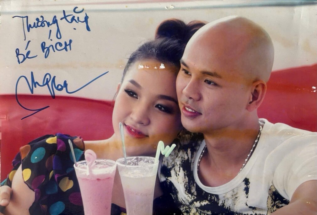 Phan Dinh Tung과 아내 - 배우 Thai Ngoc Bich. 사진: 캐릭터 제공