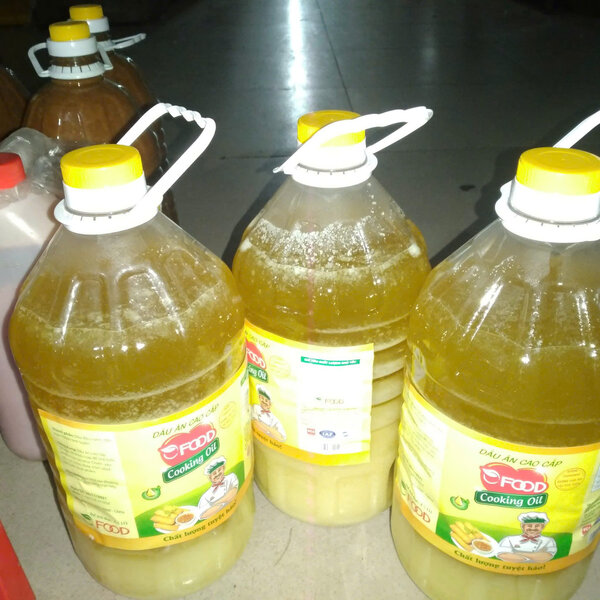 La fausse nourriture Ofood etait auparavant encore vendue dans les magasins des marches traditionnels. Photo : Quynh Trang