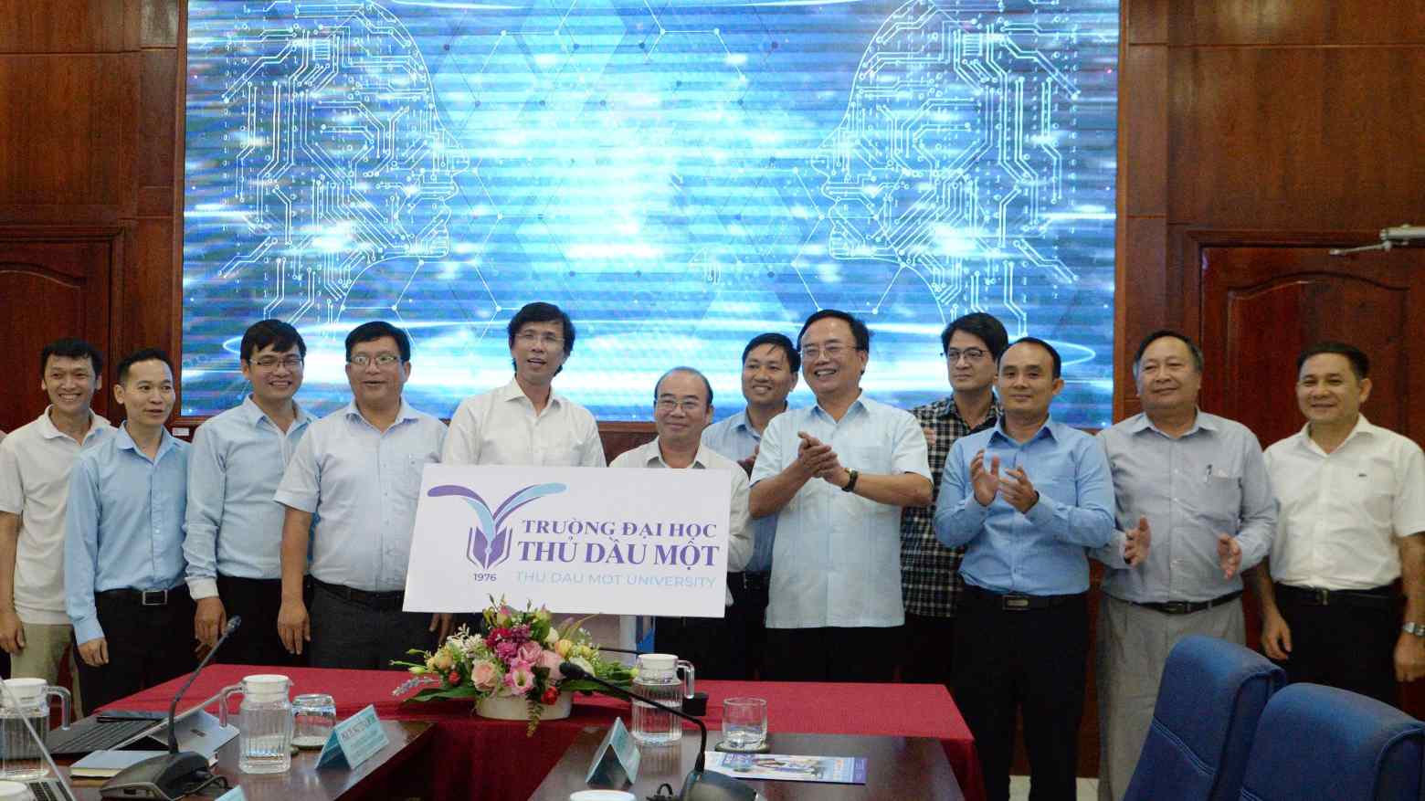 The ceremony to announce the launch of the smart admission assistant. Photo: Duong Binh