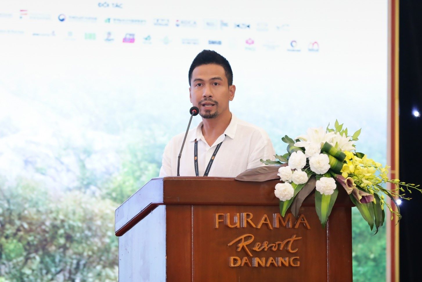 Director - Dr. Nguyen Hong Quan - Faculty of Cinema Arts, Hanoi University of Theatre and Cinema - talks about international cooperation experience in film training. Photo: Organizing Committee