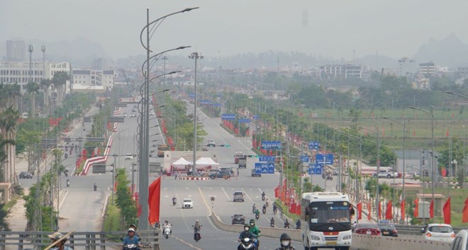 Hai Phong achete et exploite le bus du nouveau centre politique administratif - Dò Son et retour. Photo : Anh Tuán