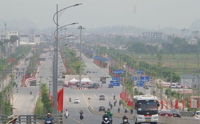 Hai Phong has been slow to exploit the bus service of the misty Political - Administrative Center - Do Son and is back in use. Photo: Anh Tuan