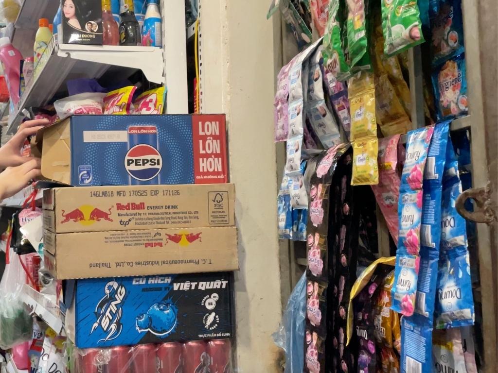 easy-to-understand tax consulting: Time to issue an electronic invoice when exchanging goods. Photo: Thanh Binh