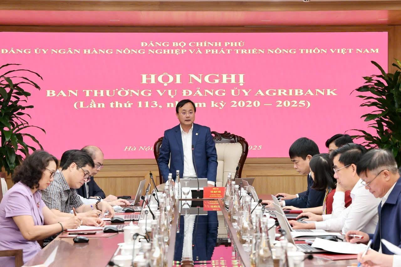 Dong chi To Huy Vu - Chu tich HDTV Agribank phat bieu tai Hoi nghi Ban thuong vu Dang uy Agribank lan thu 113, nhiem ky 2020 - 2025. Anh: Huong Thao