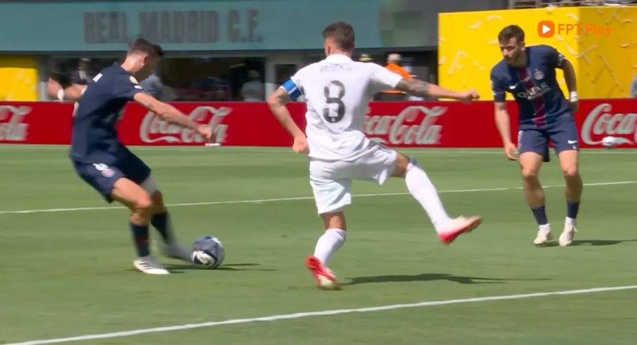 PSG 준결승에서 레알 마드리드에 4-0 승리. FPT Play 비디오에서 캡처한 사진