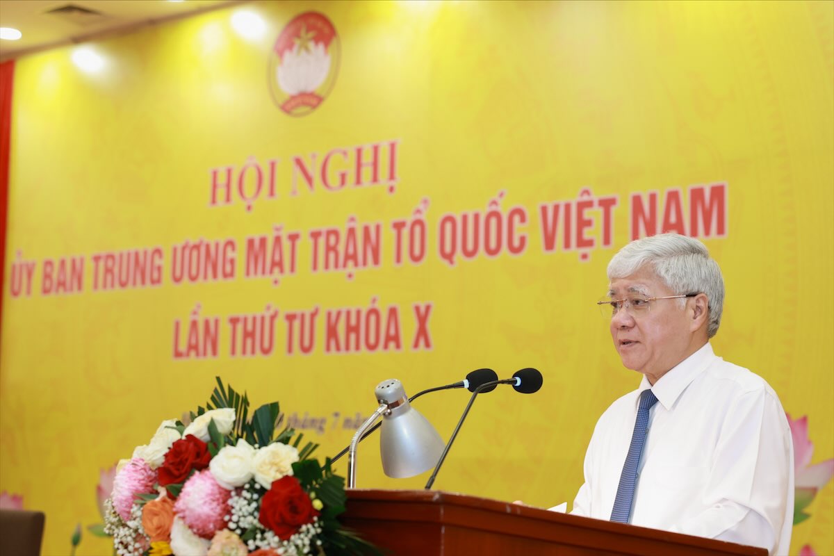 El presidente del Comite Central del Frente de Patria de Vietnam, Do Van Chien, hablo en la conferencia. Foto: Hai Nguyen