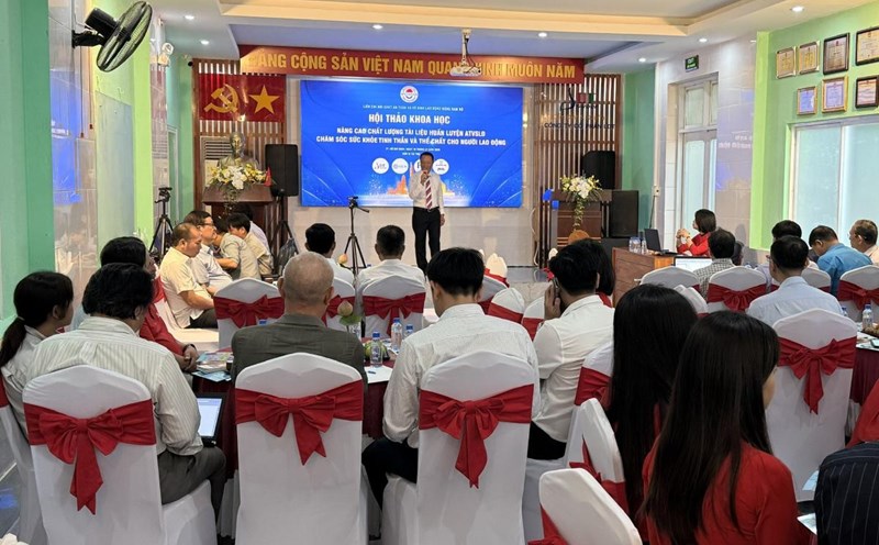 View of the workshop on mental health care for workers and occupational safety and health. Photo: Thanh An