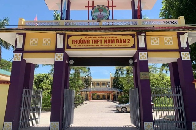 Nam Dan 2 High School (Nghe An), where candidates have a benchmark score of 2.5, is admitted to grade 10. Photo: Ngoc Anh