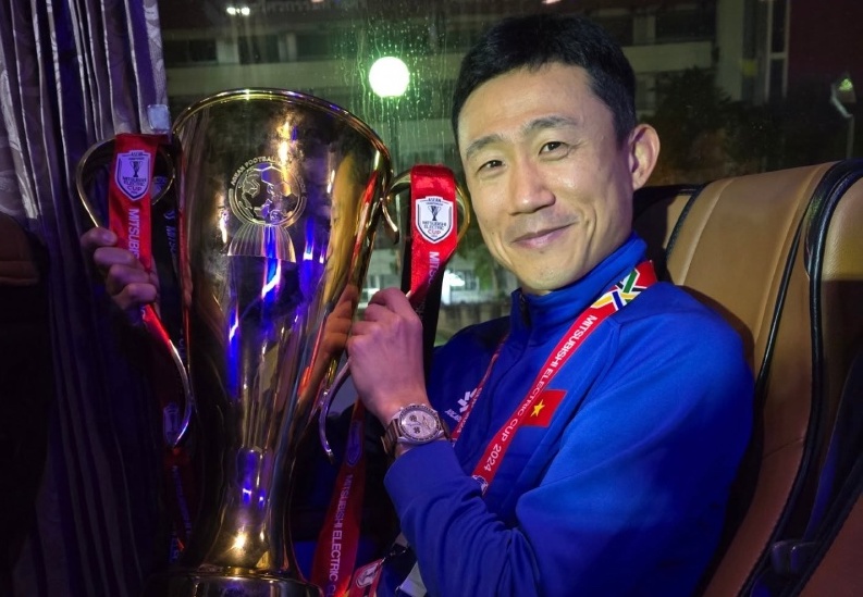 Coach Choi Won-kwon is the head coach of Thanh Hoa. Photo: VFF