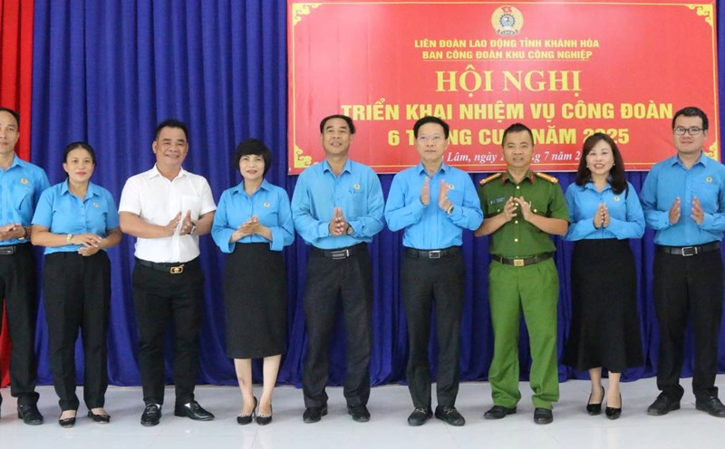 Khanh Hoa launches Khanh Hoa Industrial Park Trade Union Board. Photo: Phuong Linh