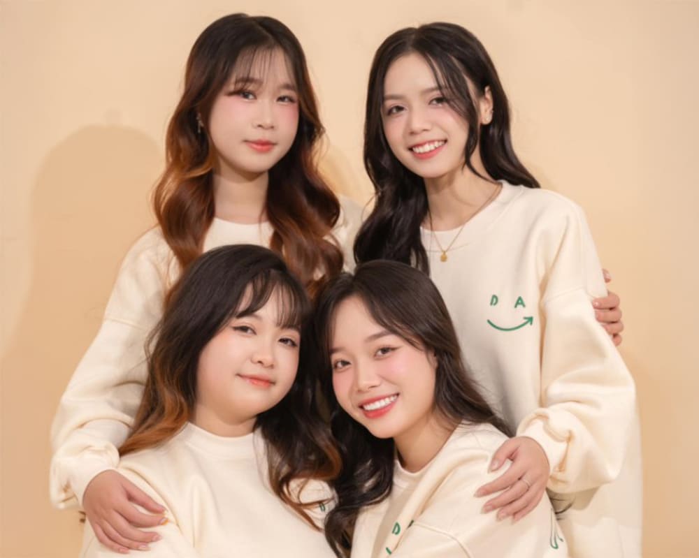 Parents should encourage their children to expand their friendship to learn and help each other in life. Photo: Tuan Dat