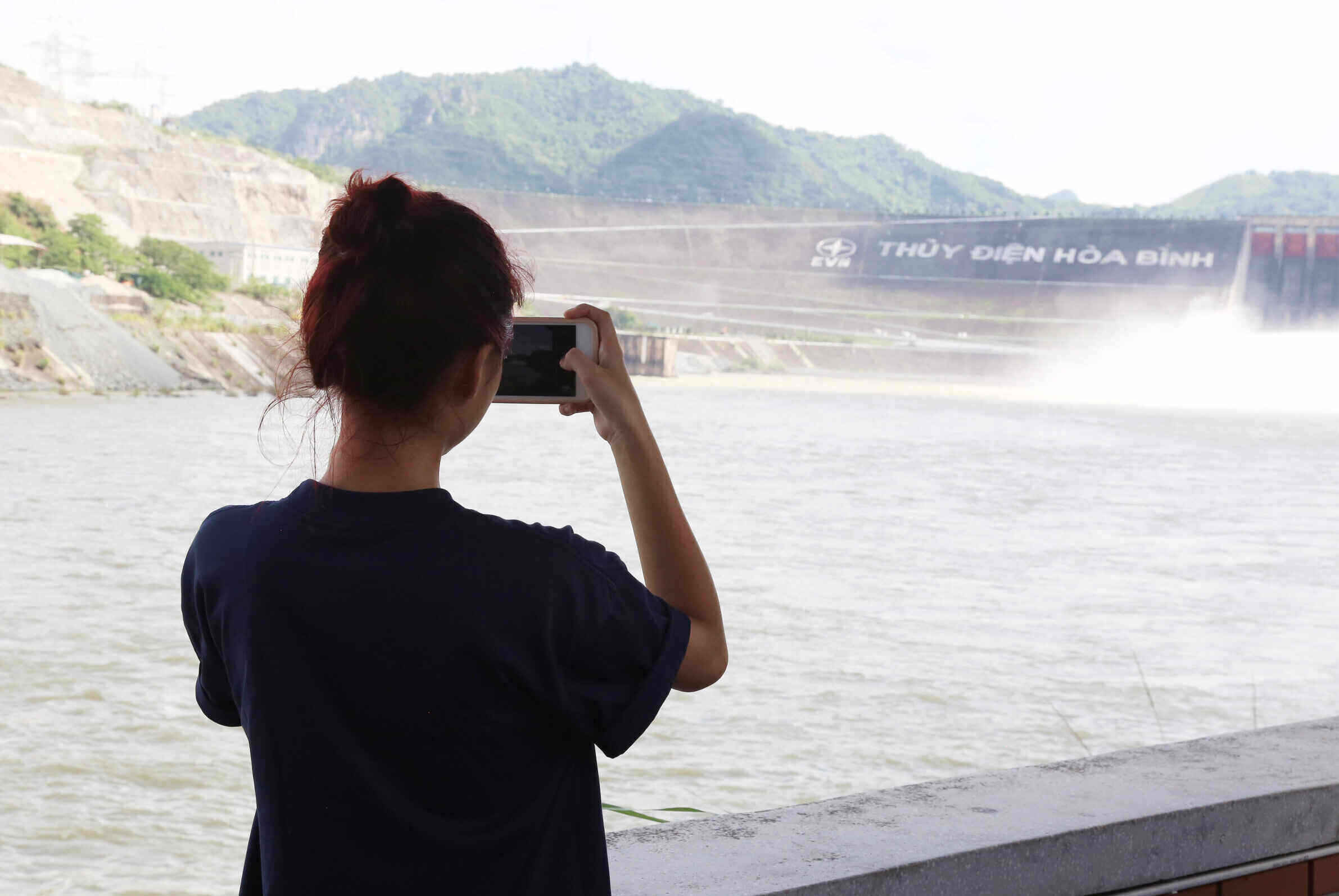 Thuy dien xa lu luon thu hut nguoi dan den check in. Anh: Binh Khang 