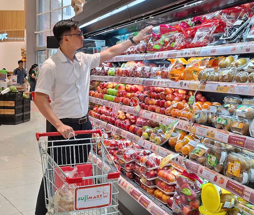 In the context of the country's efforts with high economic growth targets, controlling inflation is a major challenge that needs to be prioritized. Photo: Tuyet Lan