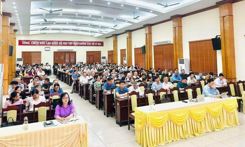 하이퐁시 Tu Minh 구 인민의회 제12차 회의 앞두고 유권자 접촉 사진: Tu Minh 구