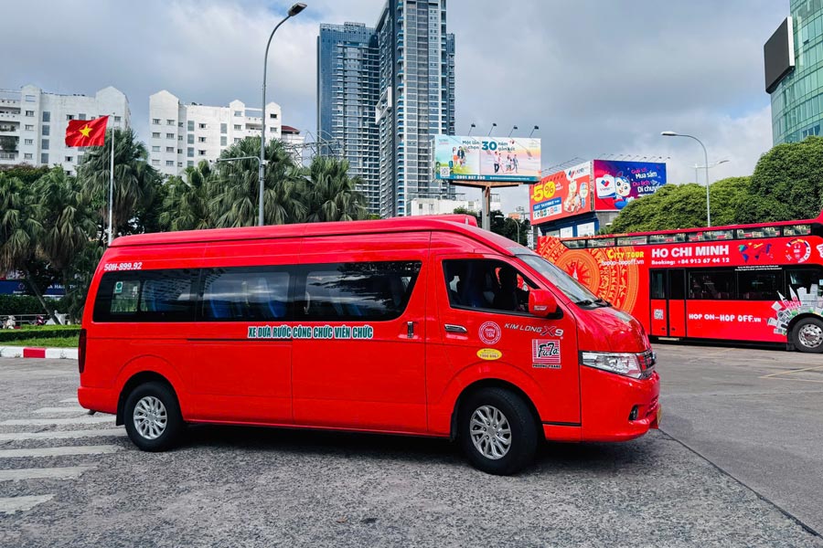 호치민시로 업무를 보러 오는 공무원을 수송하는 데 사용되는 차량 유형. 사진: Minh Tam