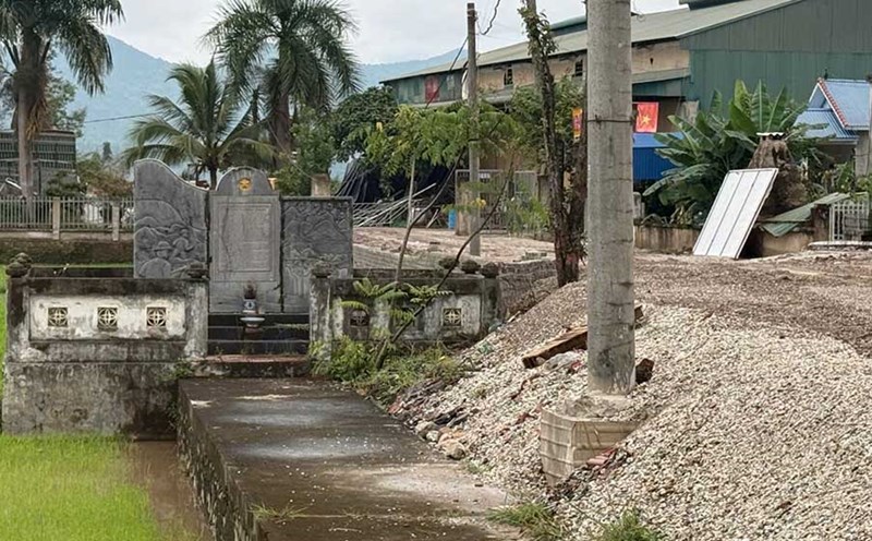 Component relics of the Dien Bien Phu battlefield Special National Monument were damaged. Photo: Van Thanh Chuong