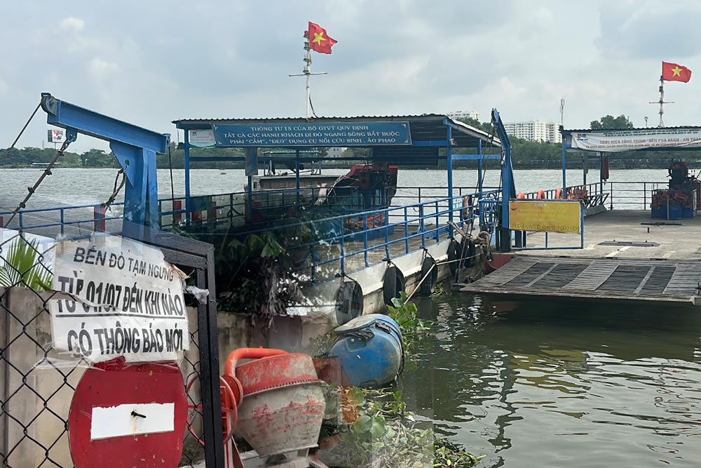 La gare de Binh Quoi a Ho Chi Minh-Ville n'est toujours pas ouverte apres 1 an d'arret temporaire les habitants attendent avec impatience