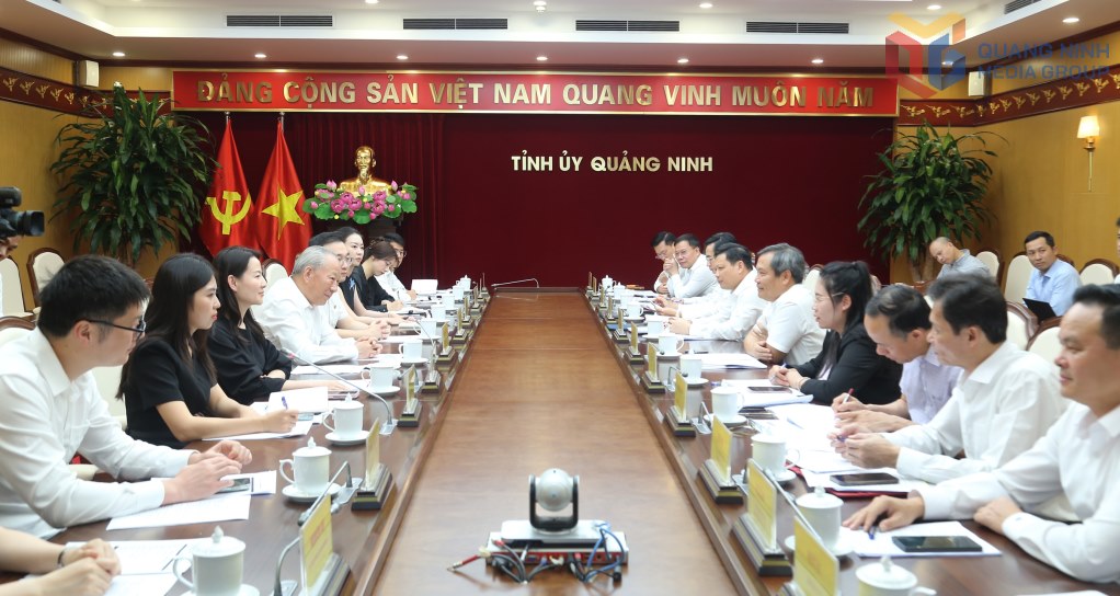 Leaders of Quang Ninh province worked with Chinese investors interested in the Cua Luc Bay Road tunnel project. Photo: Quang Ninh Provincial Media Center
