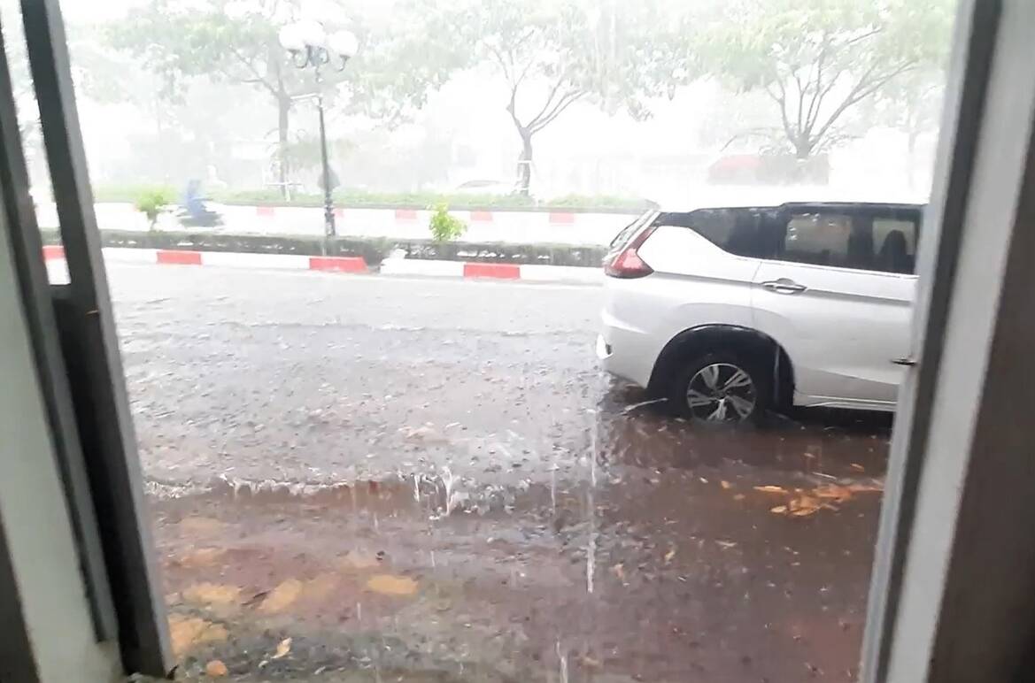 7월 11일 서북부 지방 날씨는 폭우와 뇌우가 예상되며 평균 기온은 22~31°C입니다. 사진: M.M