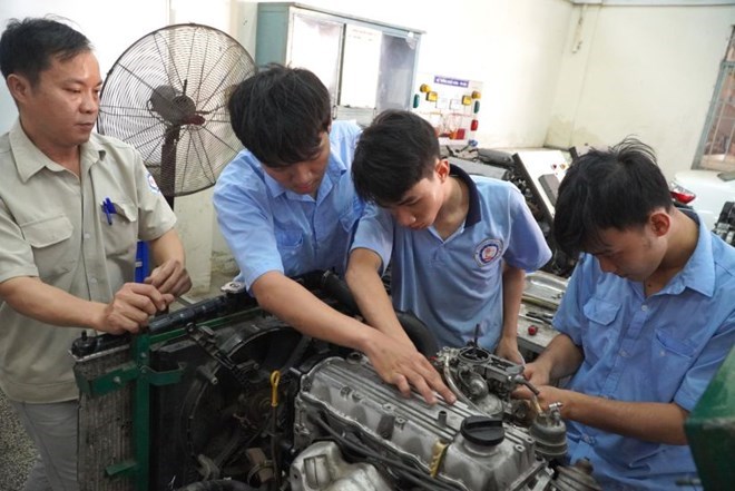 Học nghề giúp học sinh, sinh viên sớm gia nhập thị trường lao động. Ảnh: Chân Phúc.
