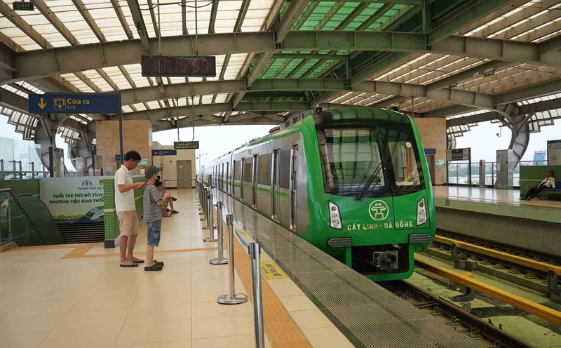 Cat Linh - Ha Dong electric train. Photo: Huu Chanh