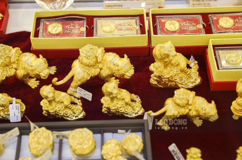 Gia vang duoc du bao huong loi trong boi canh no cong va rui ro tai khoa cua My gia tang. Anh: Phan Anh