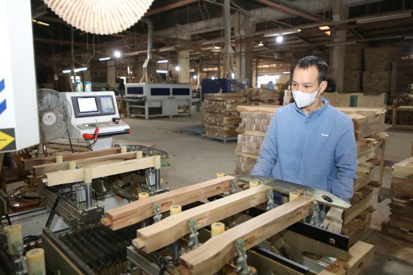 Le Van Binh 씨는 업무 과정에서 항상 노동조합의 관심을 받고 있다고 말했습니다. 사진: Cong Sang