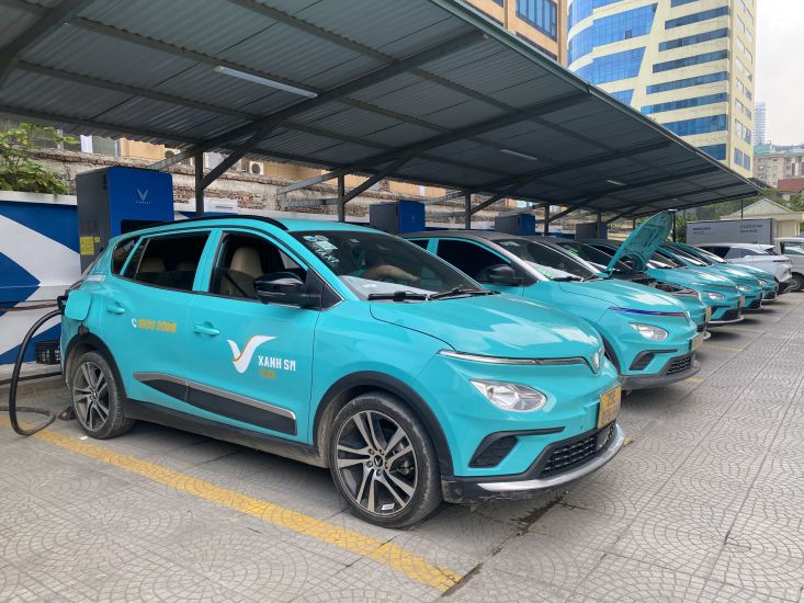 Electric vehicles are considered a green, cost-effective vehicle and a sustainable solution for the future of transportation. Photo: Huong Giang