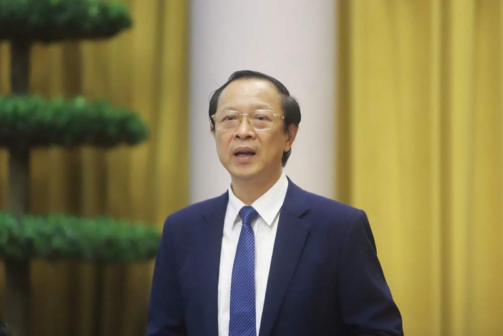 The Deputy Minister of Education and Training said that the Ministry is urgently developing and completing a draft decree regulating salary policies, allowances, and support regimes for teachers. Photo: Duy Thien
