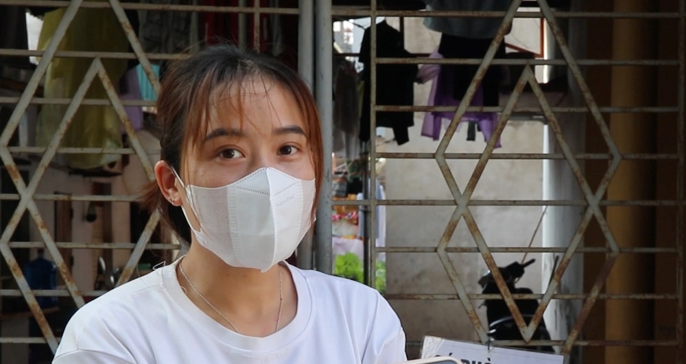 Bac Thang Long工業団地(ハノイ市)の労働者であるDuongさんは、故郷で将来の計画を立てています。写真:Nguyen Linh