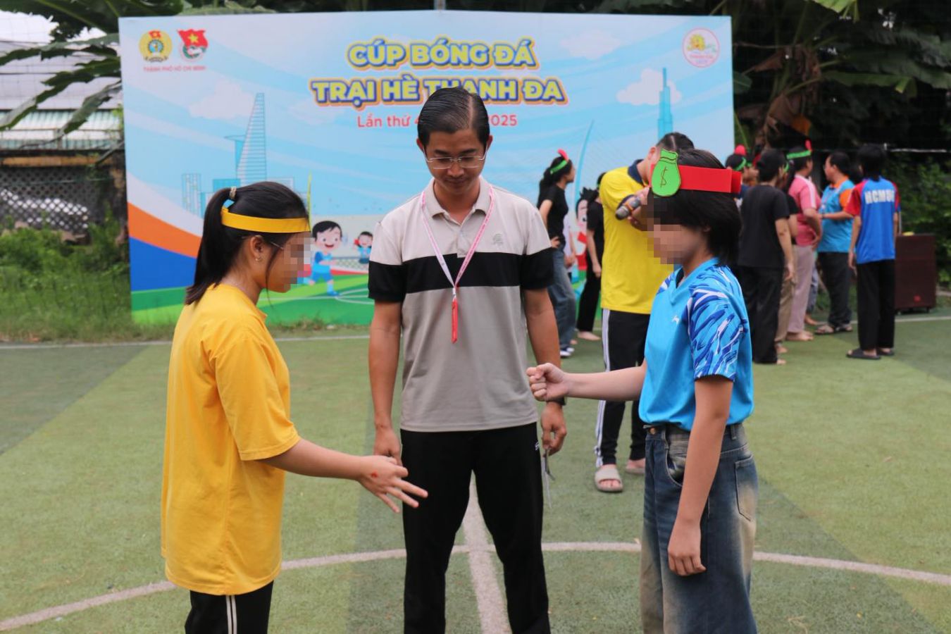 A game is organized for kindergartens. Photo: Provided by the Thanh Da Summer Camp Organizing Committee.