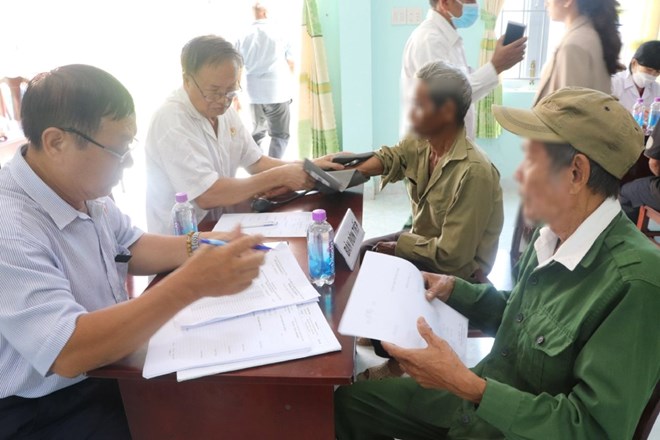 Dân công hỏa tuyến tham gia kháng chiến được hưởng chế độ bảo hiểm y tế