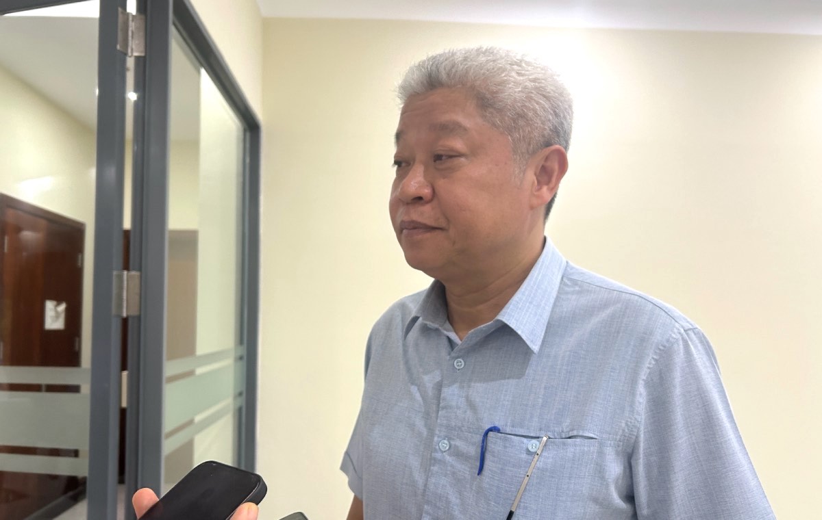 Nguyen Manh Khuong 내무부 차관이자 국가 임금 위원회 위원장이 최저 임금 인상폭과 인상 시점에 대해 공유하고 있습니다. 사진: Luong Hanh