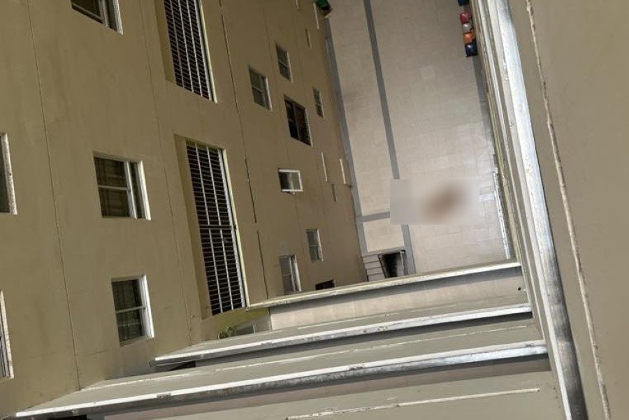 아파트 공공 구역에서 1명이 사망한 사건 현장. 사진: 주민 제공