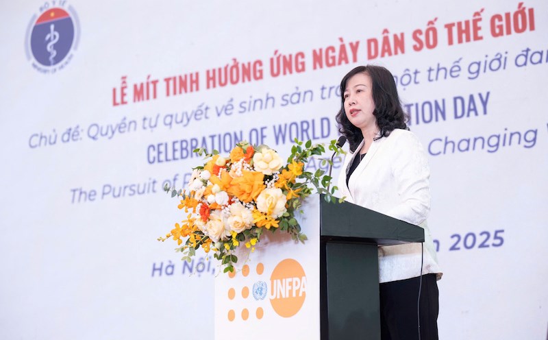 The Minister of Health requested the provinces to allocate budgets for population work. Photo: Nguyen Nhien