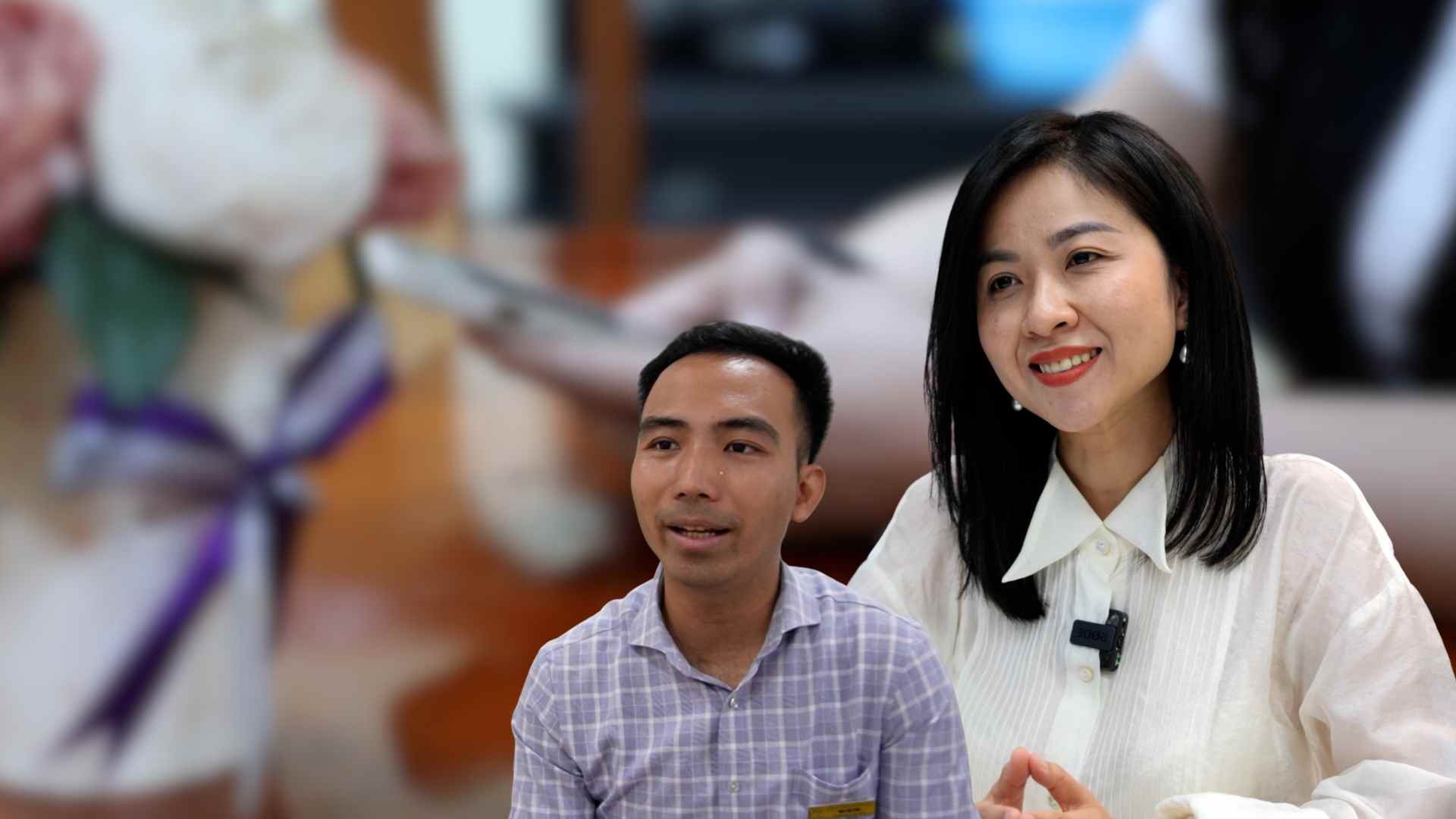 Love is caught between virtual interactions