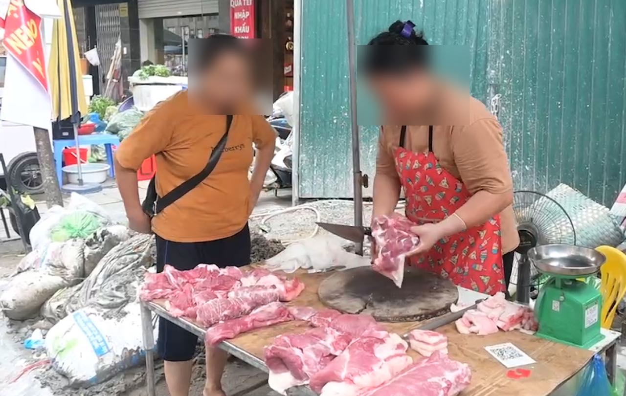 Luat su Chau Duy Nguyen de xuat, bat buoc su dung ma QR de truy xuat nguon goc thuc pham va trao quyen giam sat cho nguoi tieu dung de bao ve suc khoe. Anh: Thanh Nhan