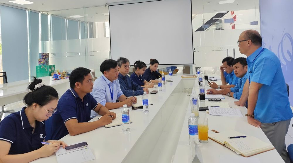 상급 노동조합과 기층 노동조합 간의 연결 강화. 사진: 후에 노동조합