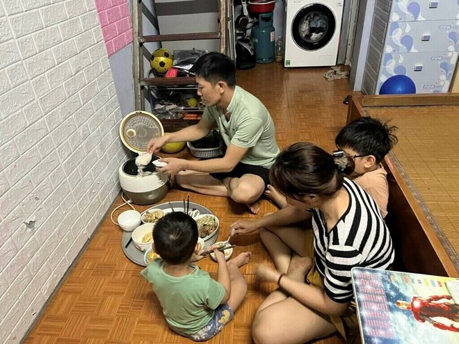 Niềm vui nhân đôi với con công nhân Thủ đô