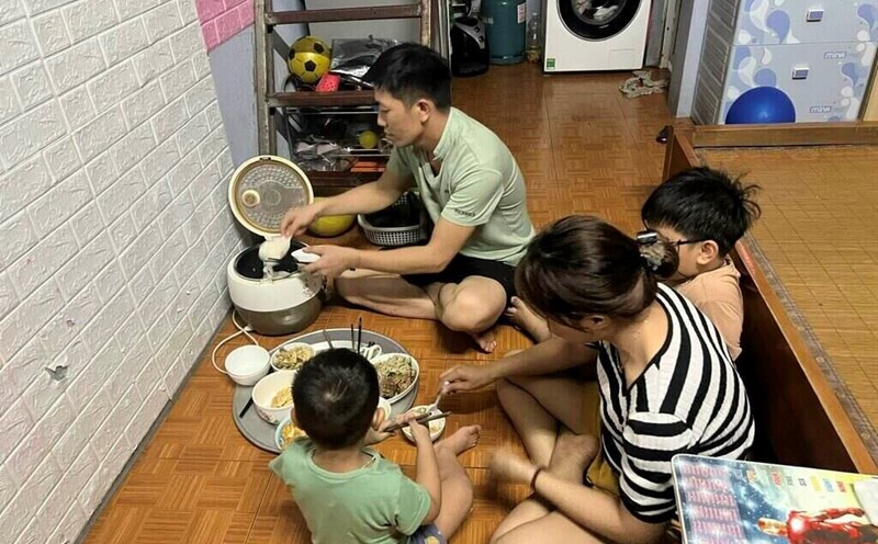 Timely support brings direct and long-term benefits to hundreds of thousands of worker families. Photo: Minh Huong.
