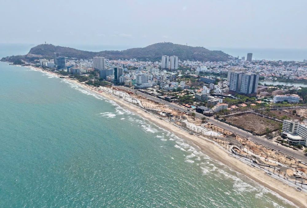 Bien Vung Tau – cua ngo nghi duong va do thi bien thong minh cua TPHCM moi, noi hoi tu khi hau on hoa, canh quan dep va ha tang du lich hien dai, ket noi nhanh voi trung tam thanh pho qua cao toc va duong ven bien.