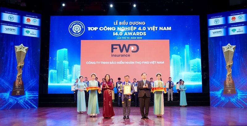 Viec tiep tuc duoc vinh danh trong “Top Cong nghiep 4.0 Viet Nam - Industrie 4.0 Awards” la ket qua cua qua trinh dau tu bai ban cua FWD voi muc tieu xay dung mot he sinh thai so toan dien trong nganh bao hiem. Anh: FWD Viet Nam