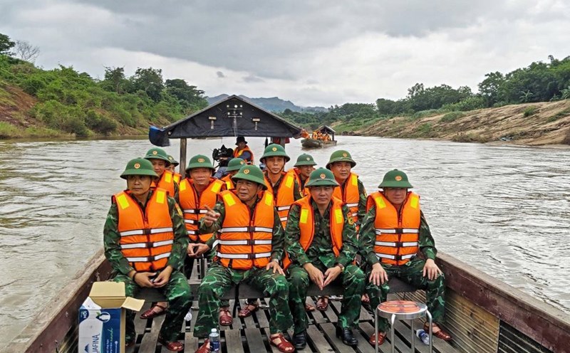 Quang Tri Border Guard inspects border and sea protection work.