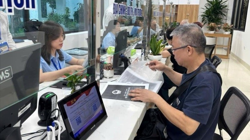 정부는 전자 환경에서의 행정 위반 처리에 대한 새로운 규정을 추가했습니다. 사진: 바오람