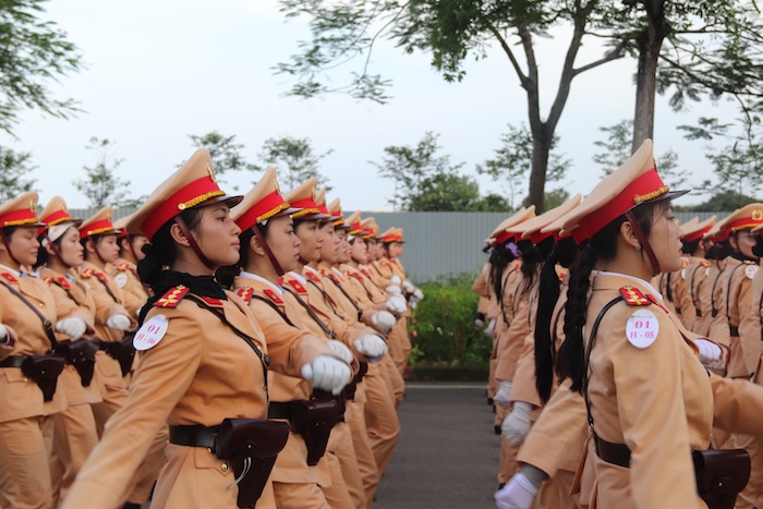 De dam bao su dong deu, vung manh cho cac khoi nu tham gia dieu binh, dieu hanh (A80), Ban huan luyen da xay dung mot giao an dac thu.