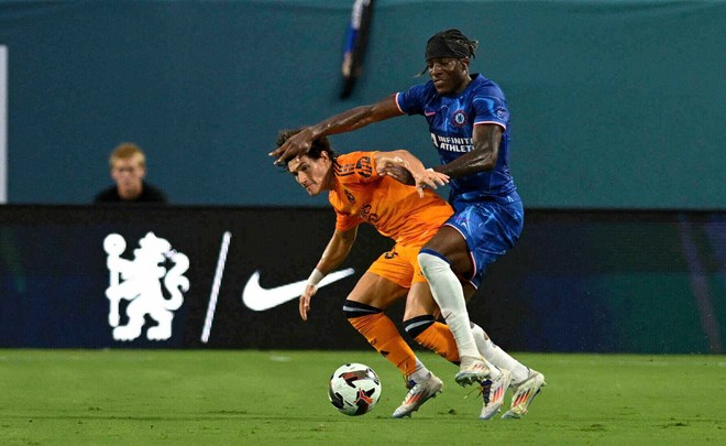 마두에케는 첼시 대 PSG 결승전을 포기하고 아스날로 갈 준비가 되어 있습니다. 사진: AFP